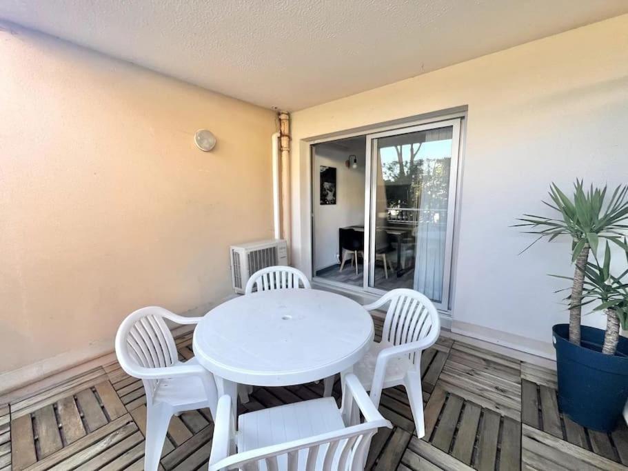 Appartement Port De Hyeres 4 Personnes Exteriér fotografie