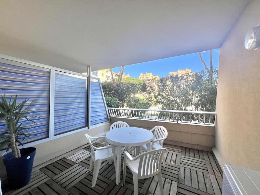 Appartement Port De Hyeres 4 Personnes Exteriér fotografie